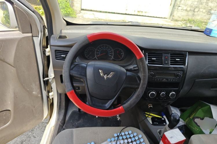 Used Wuling Rongguang V 2016 1.5L Standard Version Steering Wheel