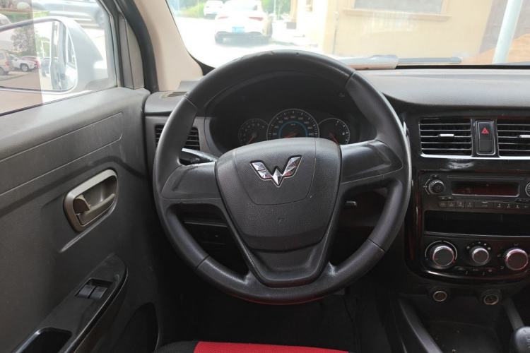 Used Wuling Rongguang V 2016 1.5L Standard Version Steering Wheel
