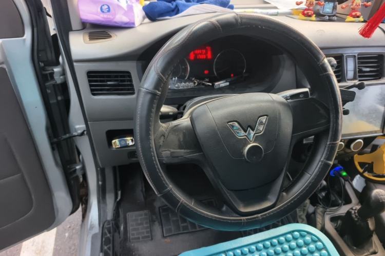 Used Wuling Rongguang V 2016 1.5L Practical Version Steering Wheel