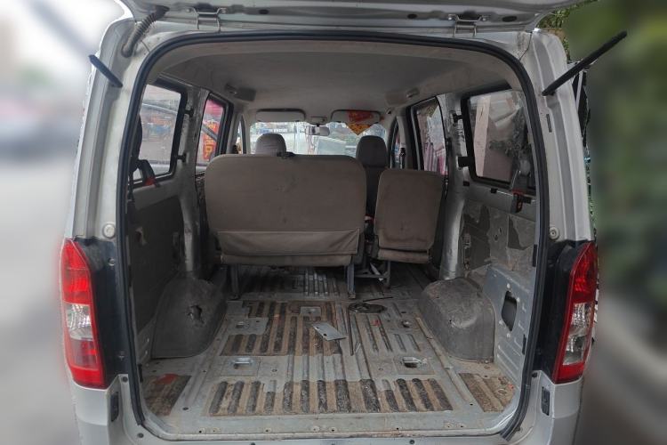 Used Wuling Rongguang V 2016 1.5L Practical Version Trunk