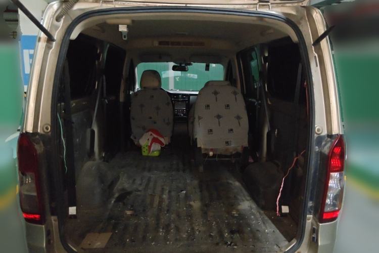 Used Wuling Rongguang V 2016 1.5L Standard Version Trunk