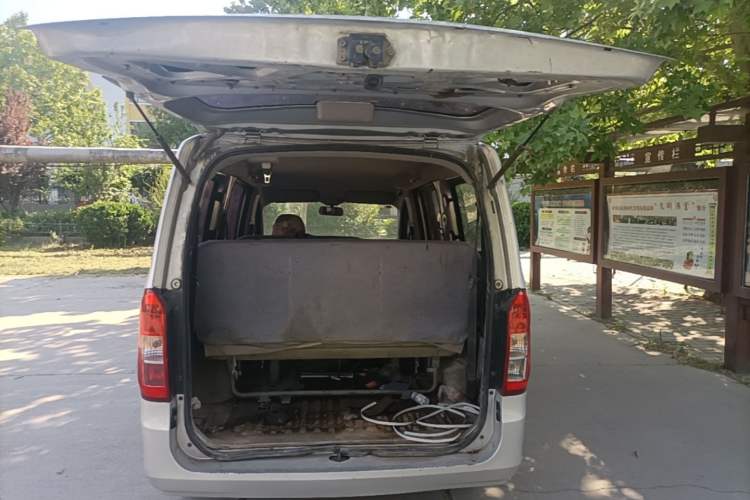 Used Wuling Rongguang V 2016 1.2L Practical Version Trunk