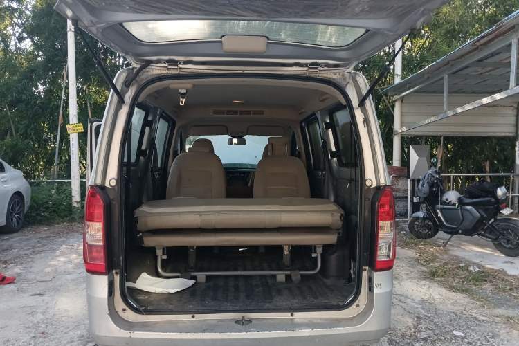Used Wuling Rongguang V 2016 1.5L Standard Version Trunk
