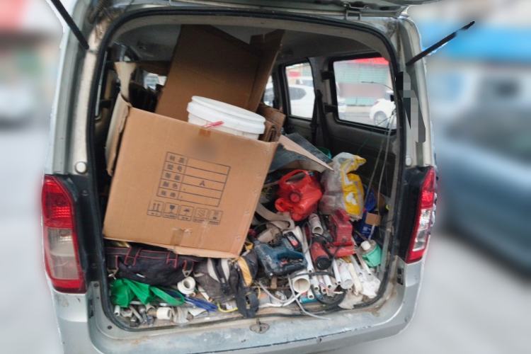 Used Wuling Rongguang V 2016 1.2L Practical Version Trunk