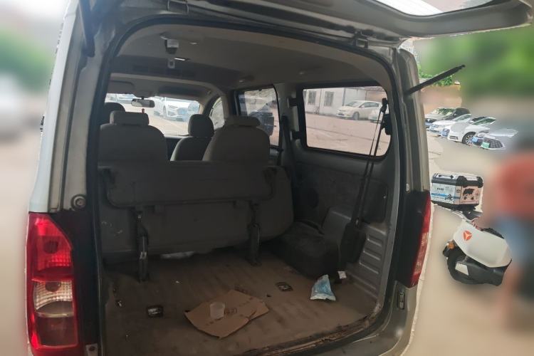 Used Wuling Rongguang V 2016 1.5L Practical Version Trunk