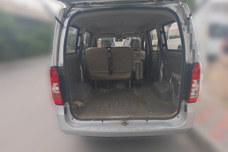 Used Wuling Rongguang V 2016 1.5L Practical Version Trunk