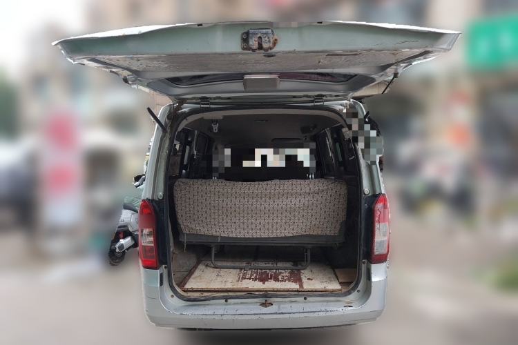 Used Wuling Rongguang V 2016 1.5L Practical Version Non-Power-Assisted Trunk