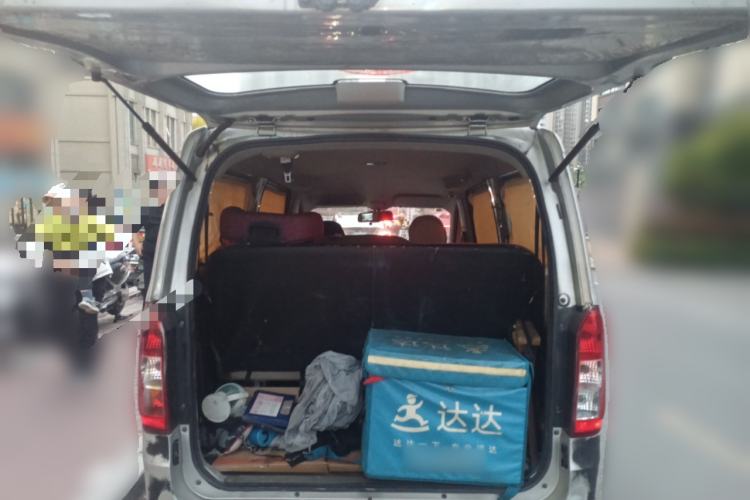 Used Wuling Rongguang V 2016 1.5L Practical Version Trunk