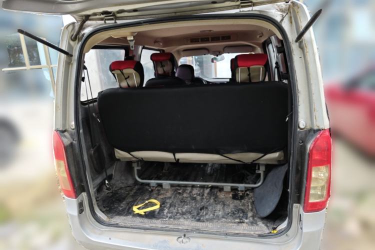 Used Wuling Rongguang V 2016 1.5L Practical Version Non-Power-Assisted Trunk