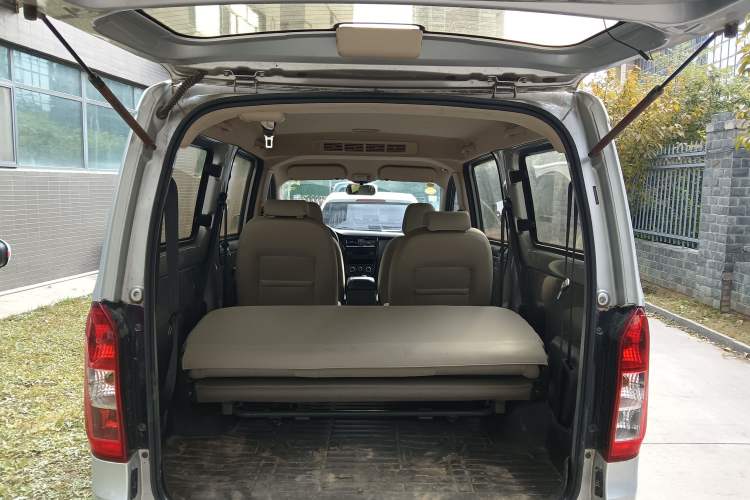 Used Wuling Rongguang V 2016 1.5L Standard Version Trunk