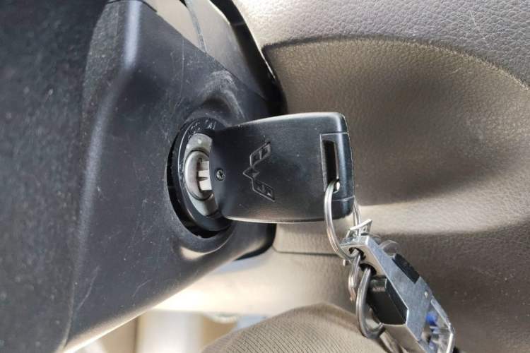 Used Wuling Rongguang V 2016 1.5L Standard Version Vehicle Key