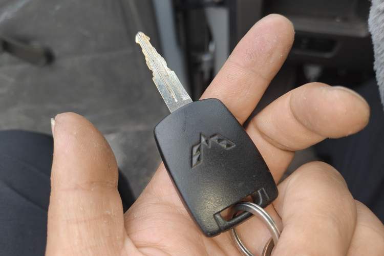 Used Wuling Rongguang V 2016 1.5L Practical Version Vehicle Key