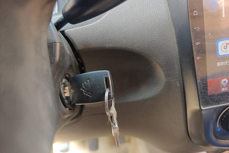 Used Wuling Rongguang V 2016 1.5L Standard Version Vehicle Key