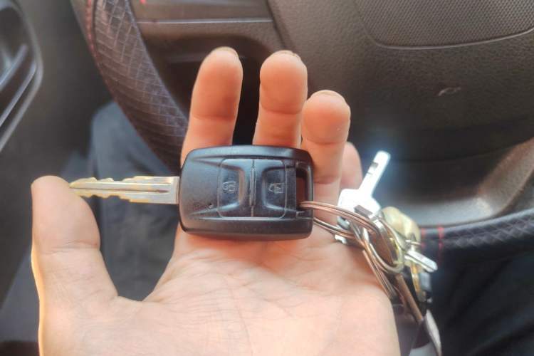 Used Wuling Rongguang V 2016 1.5L Standard Version Vehicle Key