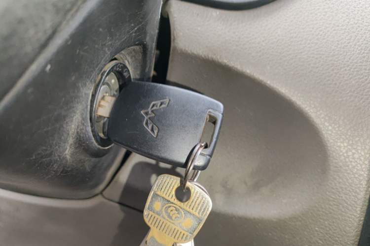 Used Wuling Rongguang V 2016 1.5L Practical Version Non-Power-Assisted Vehicle Key