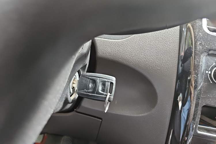 Used Wuling Rongguang V 2016 1.5L Standard Version Vehicle Key