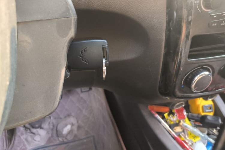 Used Wuling Rongguang V 2016 1.5L Standard Version Vehicle Key