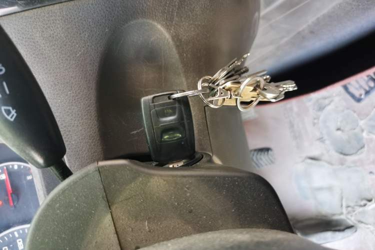 Used Wuling Rongguang V 2016 1.5L Standard Version Vehicle Key