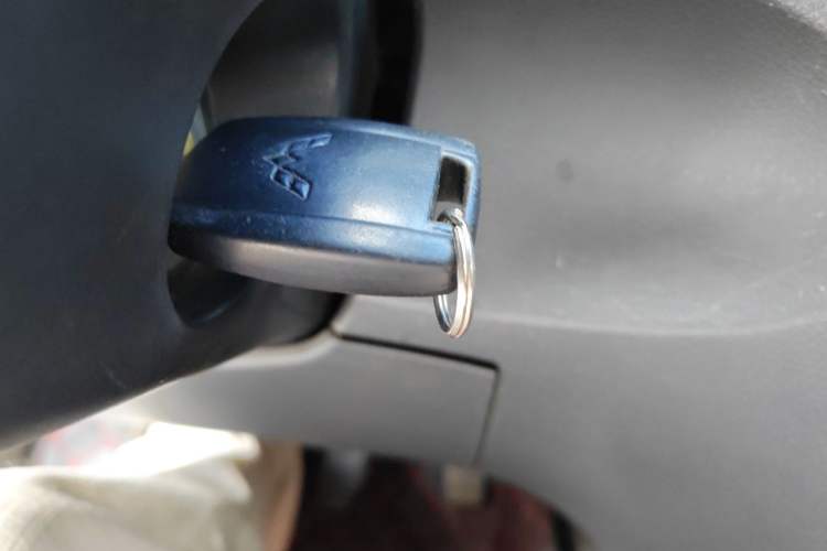 Used Wuling Rongguang V 2016 1.5L Practical Version Non-Power-Assisted Vehicle Key