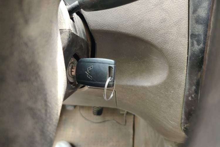 Used Wuling Rongguang V 2016 1.2L Practical Version Vehicle Key