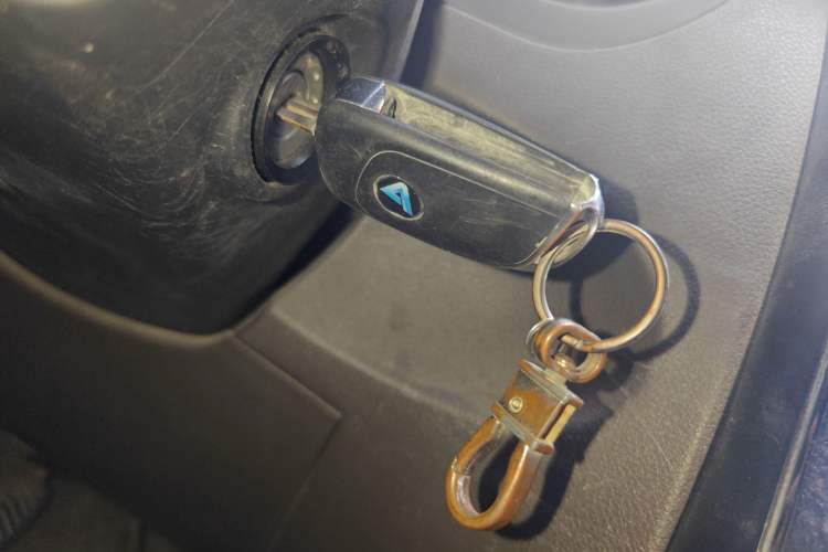 Used Wuling Rongguang V 2016 1.2L Standard Version Vehicle Key