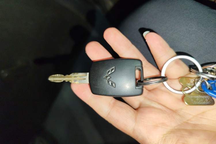Used Wuling Rongguang V 2016 1.2L Practical Version Vehicle Key