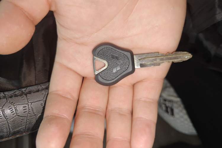 Used Wuling Rongguang V 2016 1.2L Practical Version Vehicle Key
