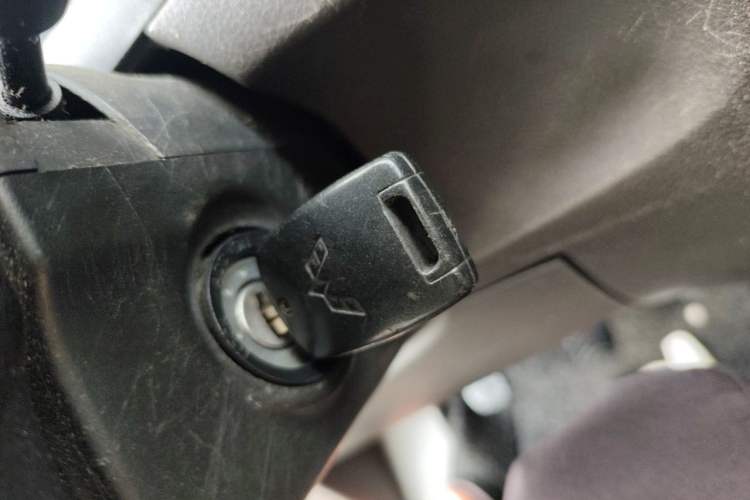 Used Wuling Rongguang V 2016 1.5L Standard Version Vehicle Key