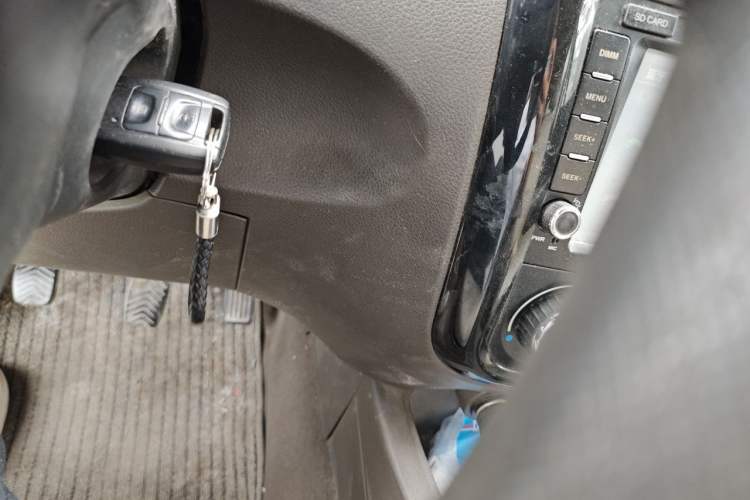 Used Wuling Rongguang V 2016 1.5L Standard Version Vehicle Key