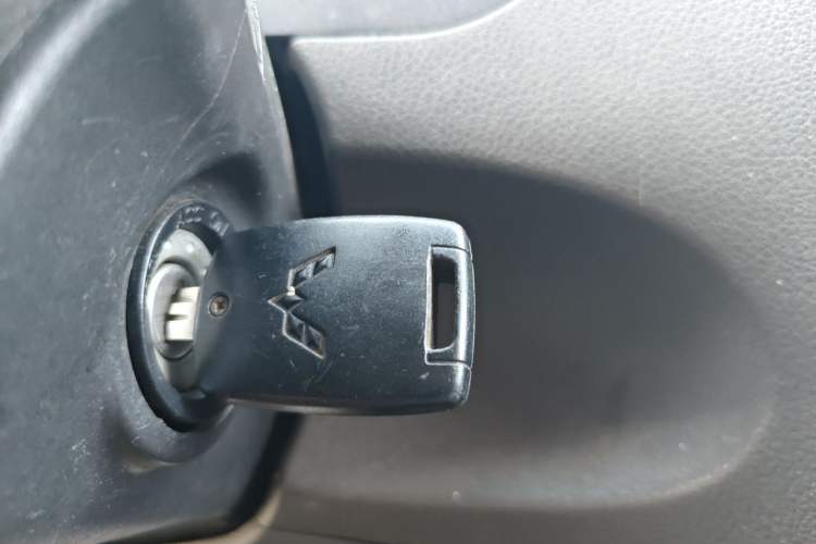 Used Wuling Rongguang V 2016 1.5L Standard Version Vehicle Key