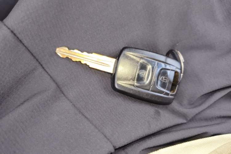Used Wuling Rongguang V 2016 1.5L Standard Version Vehicle Key