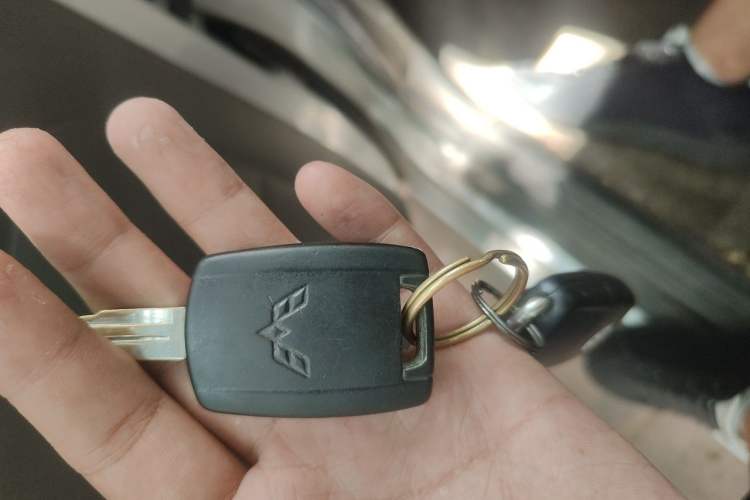 Used Wuling Rongguang V 2016 1.2L Practical Model Non-Power-Assisted Vehicle Key