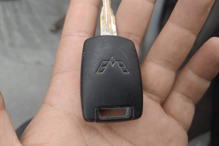 Used Wuling Rongguang V 2016 1.5L Practical Version Vehicle Key