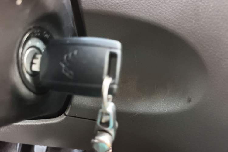 Used Wuling Rongguang V 2016 1.5L Practical Version Vehicle Key