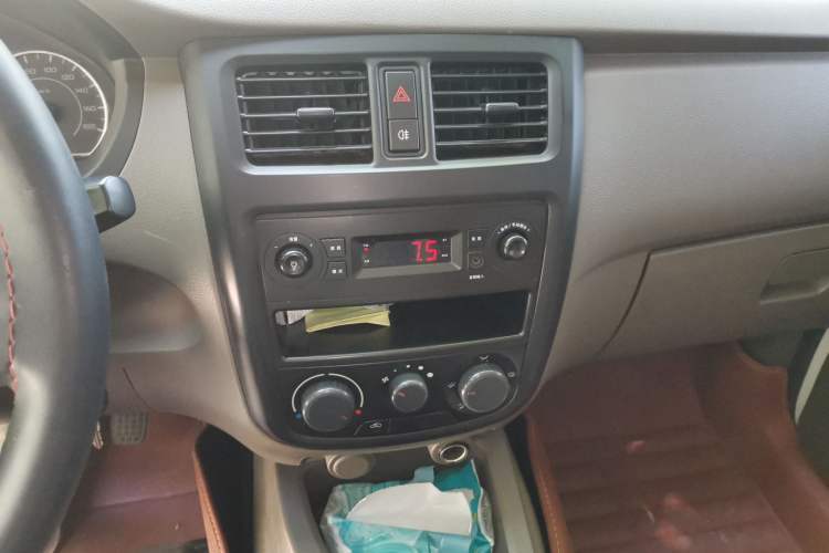 Used Wuling Rongguang V  Audio And AC Panel