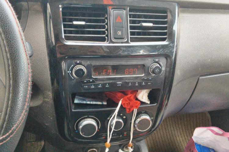 Used Wuling Rongguang V 2016 1.5L Standard Version Audio And AC Panel