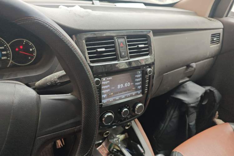 Used Wuling Rongguang V 2016 1.5L Standard Version Audio And AC Panel