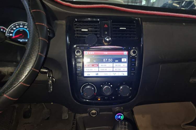 Used Wuling Rongguang V 2016 1.5L Standard Version Audio And AC Panel