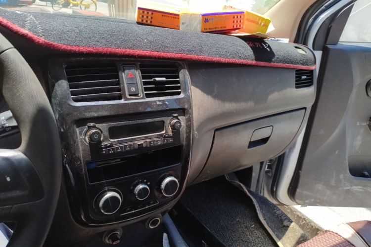 Used Wuling Rongguang V 2016 1.2L Standard Version Audio And AC Panel