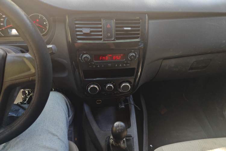 Used Wuling Rongguang V 2016 1.5L Standard Version Audio And AC Panel