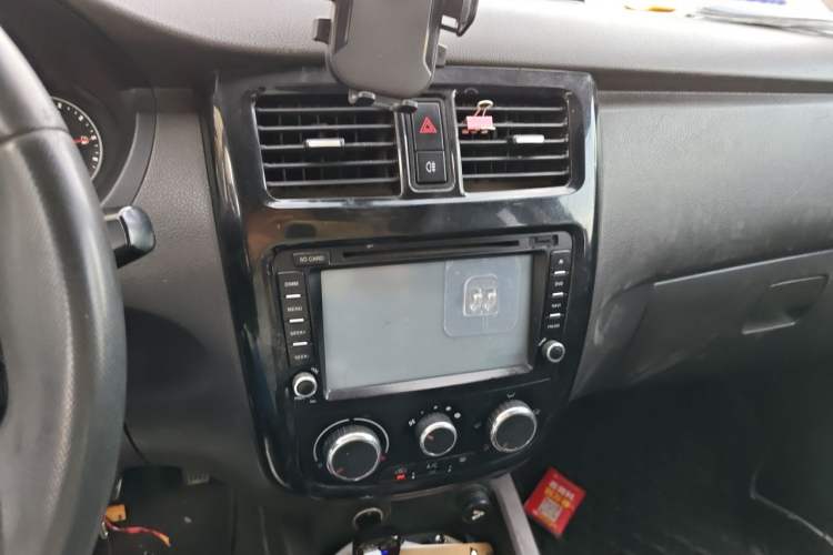 Used Wuling Rongguang V 2016 1.5L Standard Version Audio And AC Panel