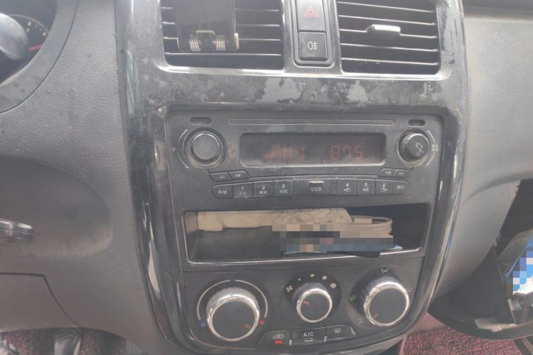 Used Wuling Rongguang V 2016 1.5L Standard Version Audio And AC Panel