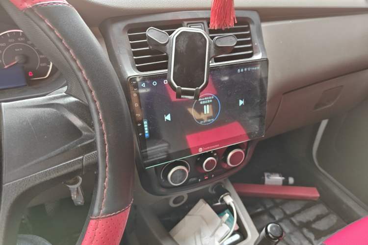 Used Wuling Rongguang V 2016 1.5L Practical Version Non-Power-Assisted Audio And AC Panel