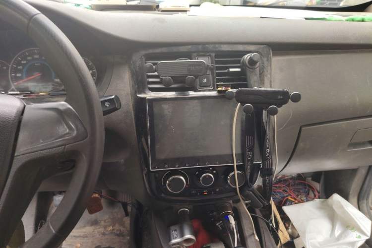 Used Wuling Rongguang V 2016 1.5L Standard Version Audio And AC Panel