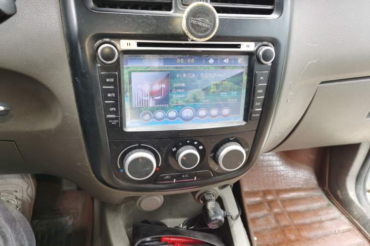 Used Wuling Rongguang V 2016 1.5L Standard Version Audio And AC Panel