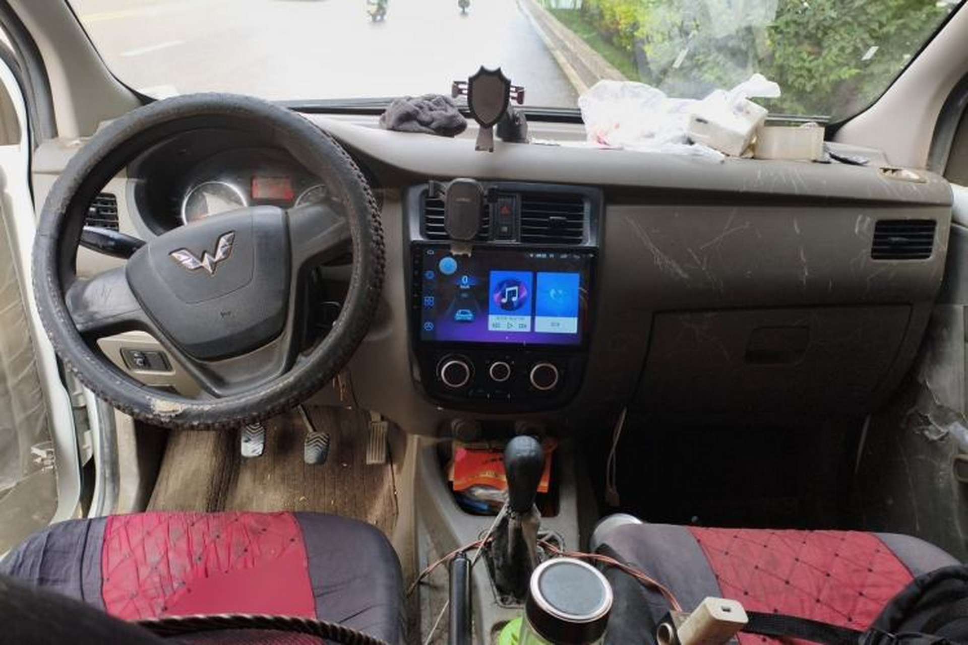 Used Wuling Rongguang V 2016 1.5L Practical Version Center Console