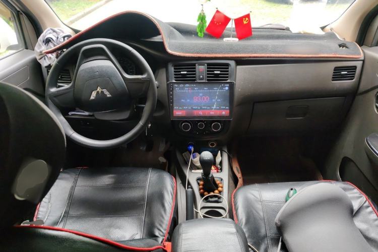 Used Wuling Rongguang V 2016 1.5L Standard Version Center Console