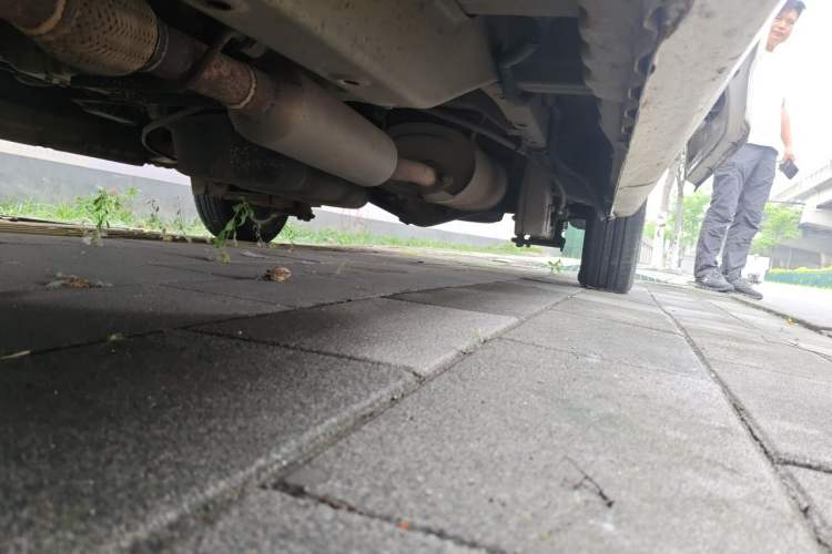 Used Wuling Rongguang V 2016 1.5L Standard Version Chassis Front Left