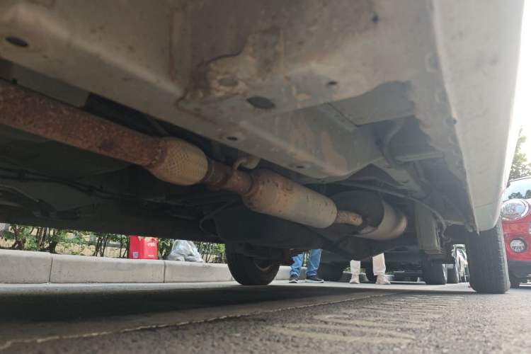 Used Wuling Rongguang V 2016 1.5L Standard Version Chassis Front Left