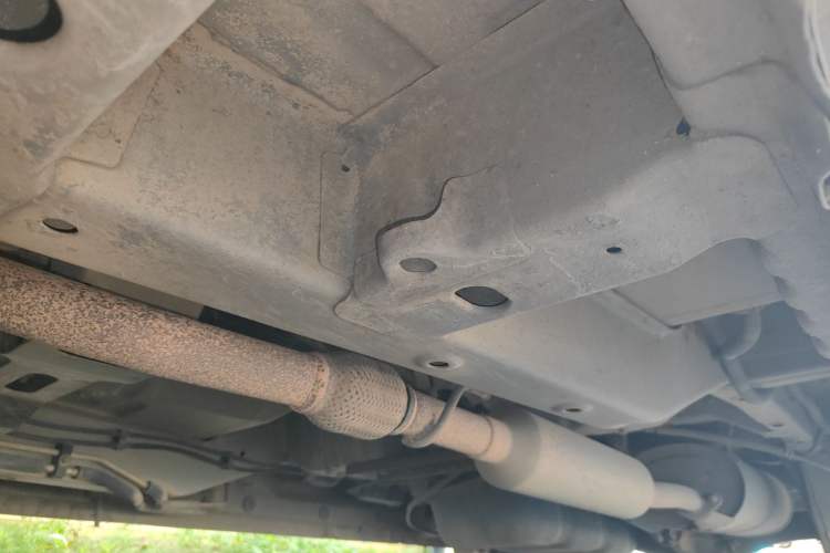 Used Wuling Rongguang V 2016 1.5L Standard Version Chassis Front Left